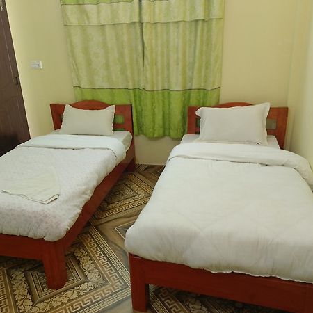 Mangal Homestay Pokhara Esterno foto