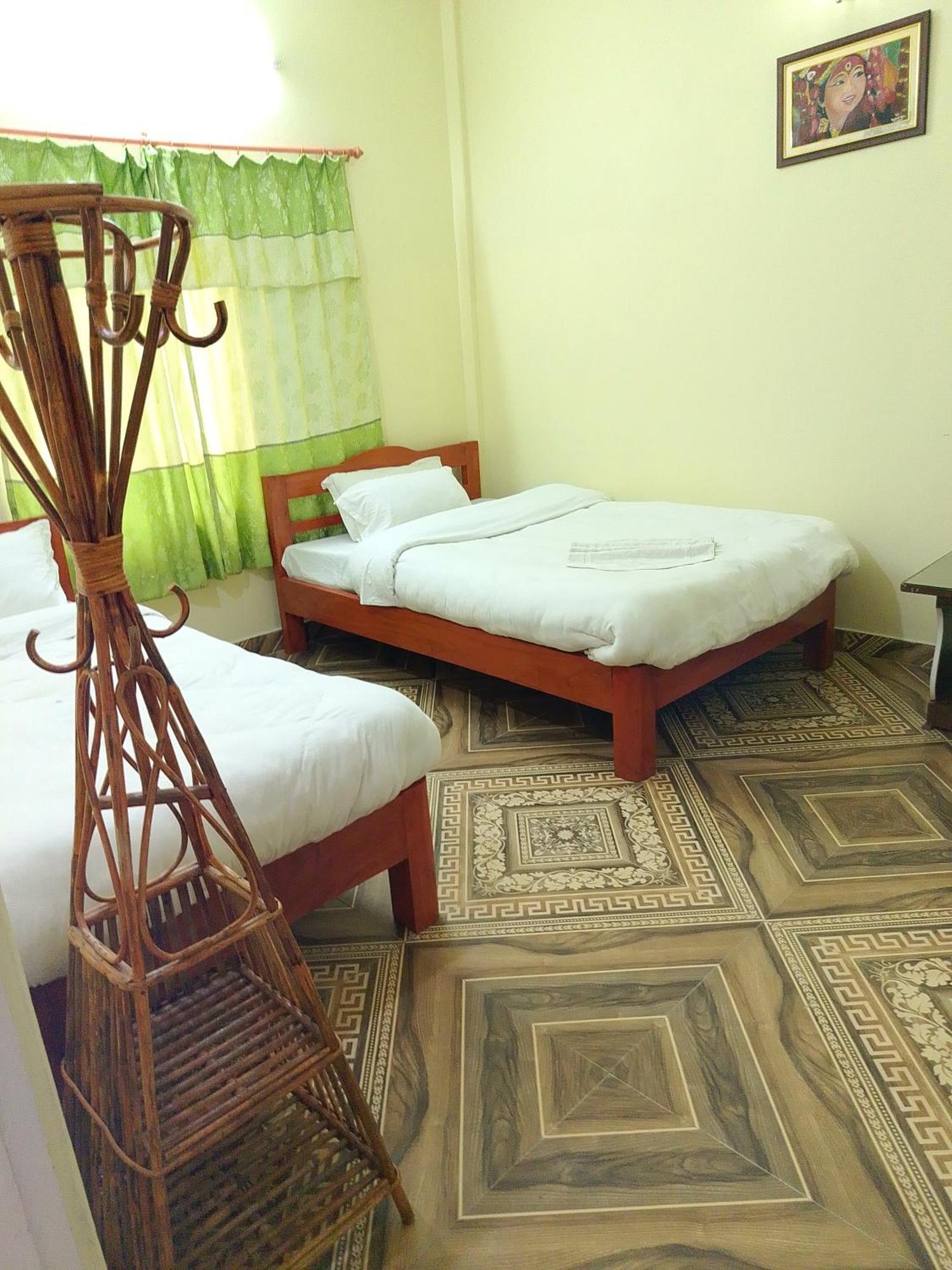 Mangal Homestay Pokhara Esterno foto